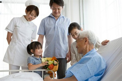 Chăm sóc giảm nhẹ bệnh nhân ung thư tại nhà Bình Dương
